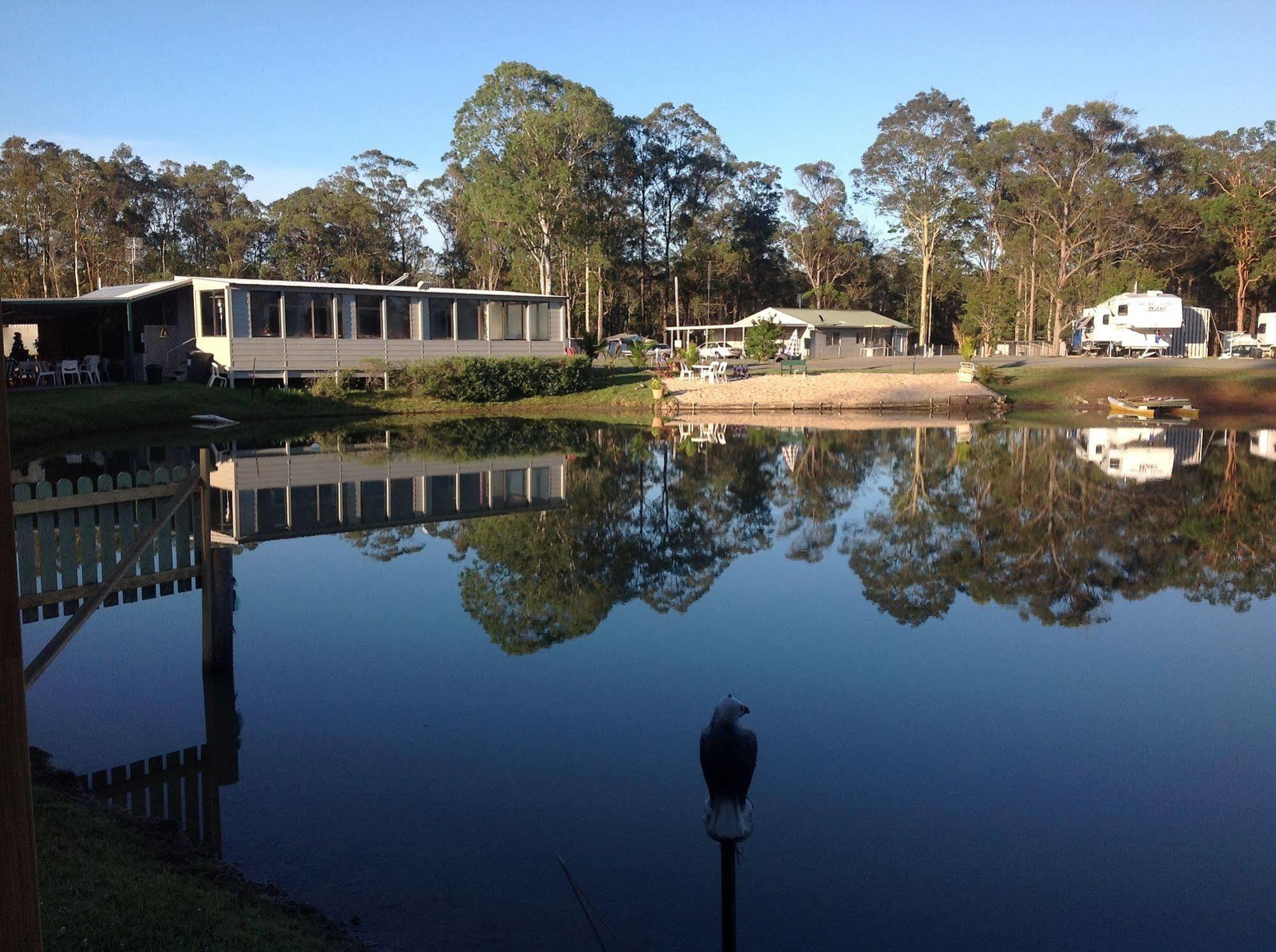 Australian Motor Home Tourist Park Twelve Mile Creek Karuah Exterior foto